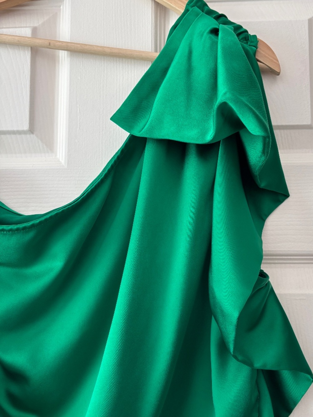 Express One-Shoulder Green Satin Blouse - Picture 5 of 10
